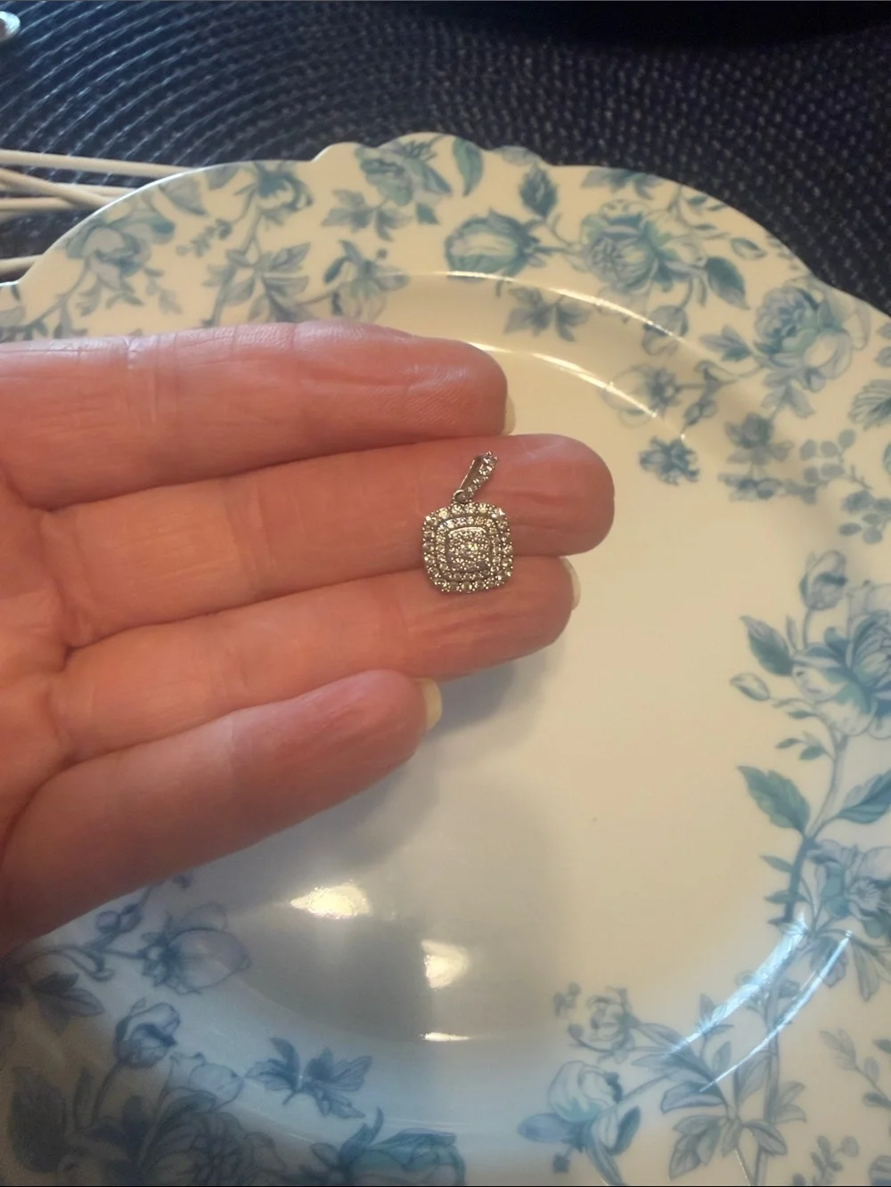 Approximately 1/2 TW diamond pendant 10k white gold